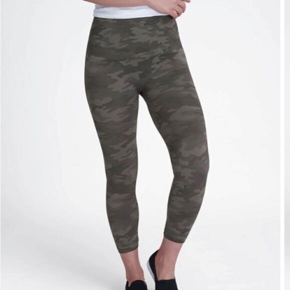 Spanx women’s xl look at me now seamless crop camo leggings - Picture 1 of 7
